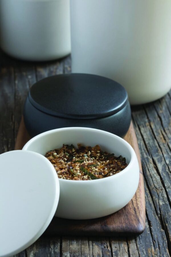 Stoneware Canister with Lid White